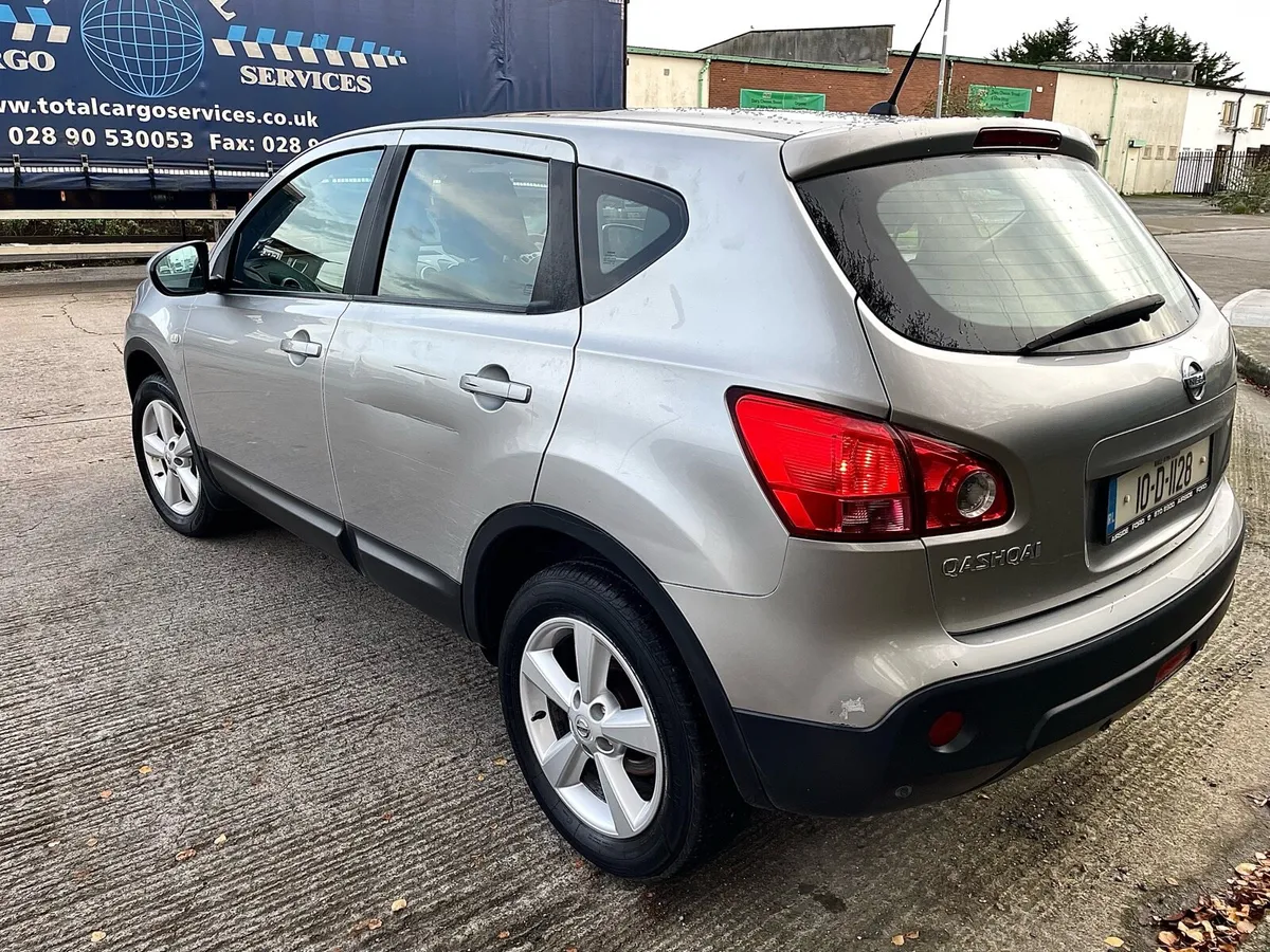 Nissan Qashqai Tax+1 year NCT panoramic roof - Image 4
