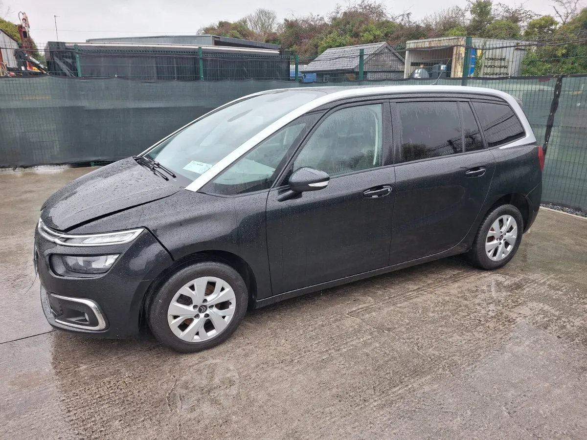 201 Citroen C4  Space Tourer  7 seater - Image 3