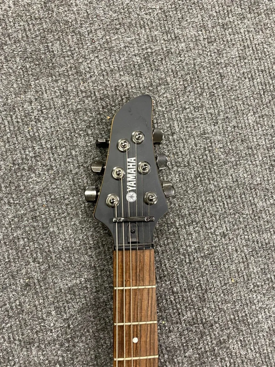 Yamaha RGX121Z Electric Guitar - Image 3
