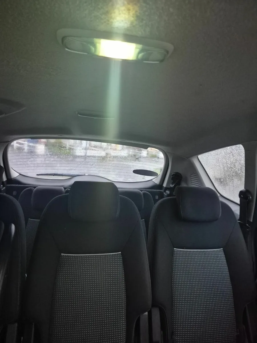 Ford S-Max 2011 - Image 3