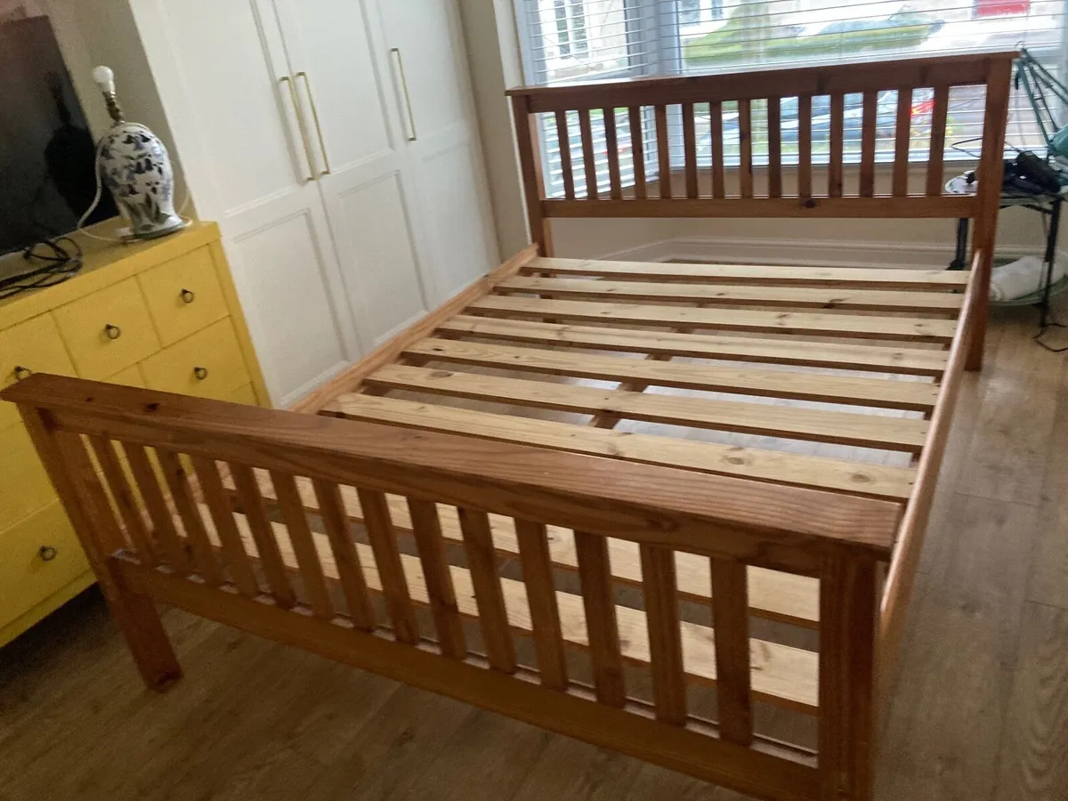 Bedroom furniture - Image 2