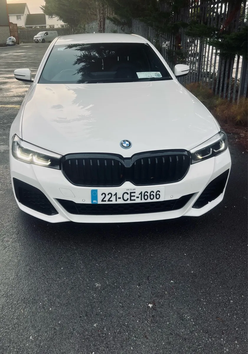 BMW G30 530e Saloon - Image 2