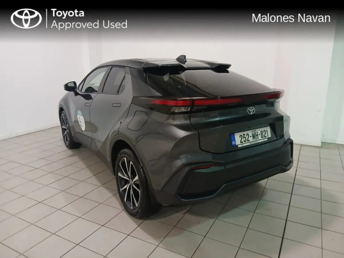 Toyota C-HR C-HR PHEV SPORT - Image 2