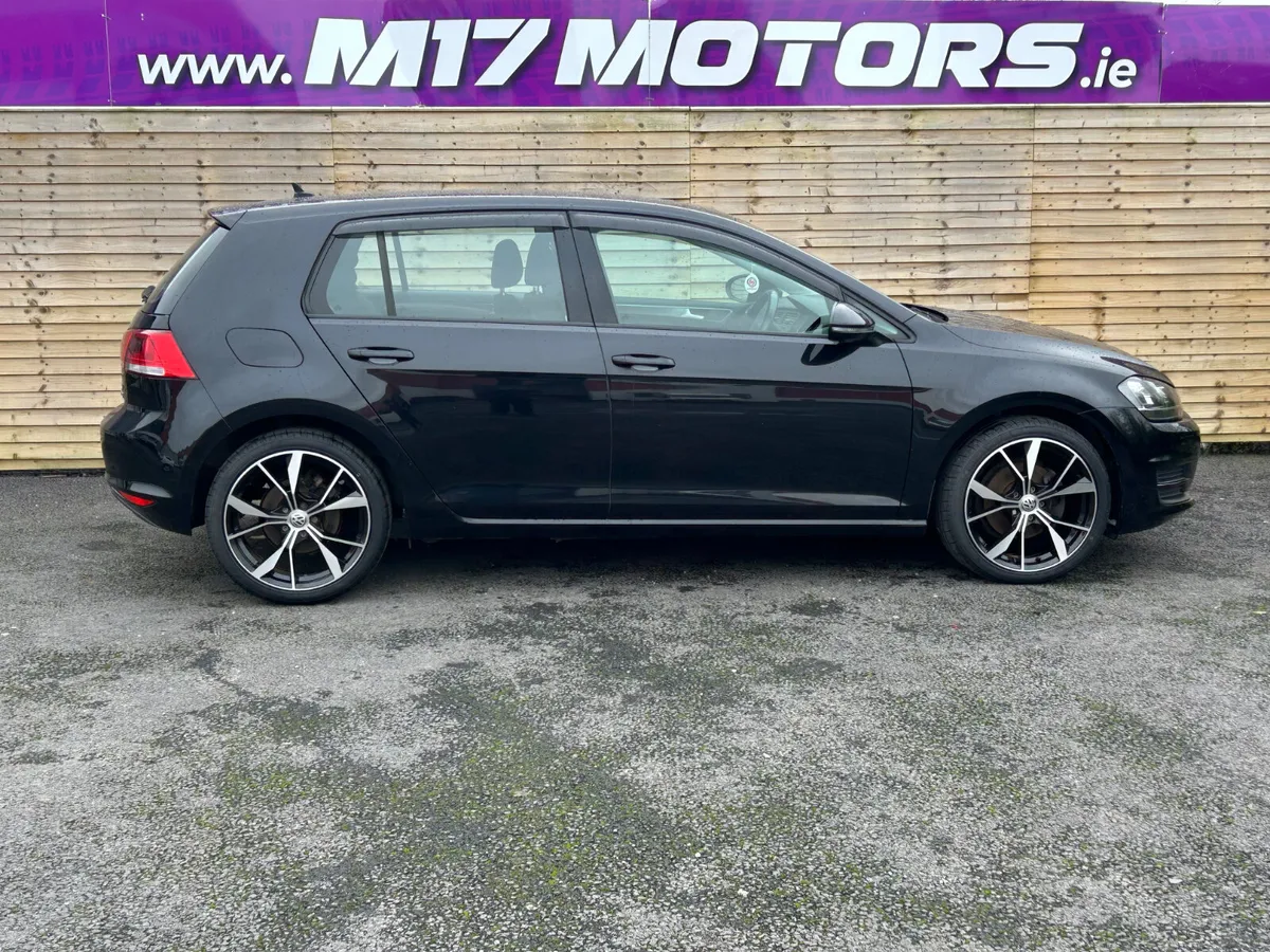 VOLKSWAGEN GOLF 40th EDITION - Image 4