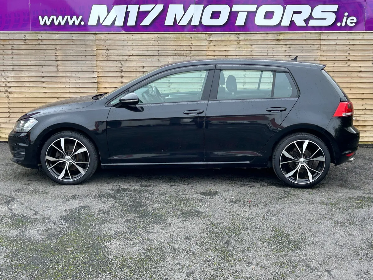 VOLKSWAGEN GOLF 40th EDITION - Image 3