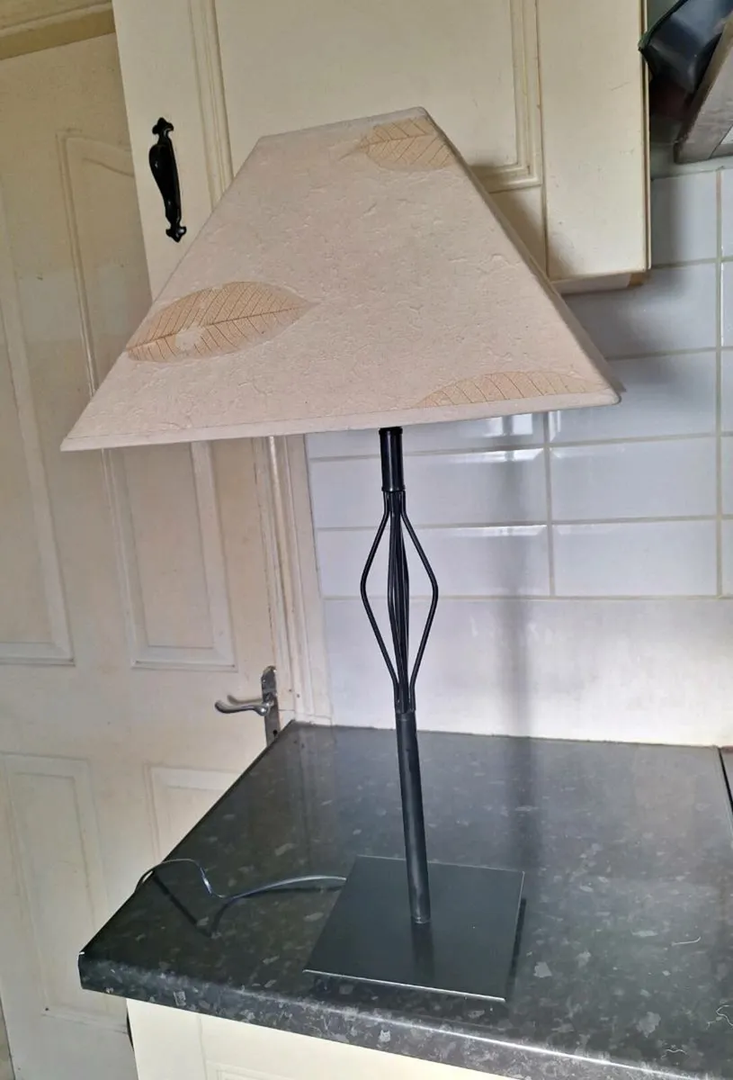 Lovely tall black metal table lamp - Image 1