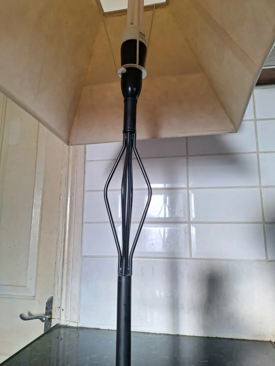 Lovely tall black metal table lamp - Image 2