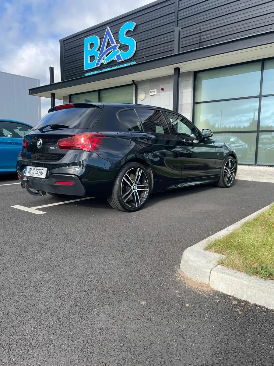 BMW 118D M-SPORT AUTO. LOW MILES. - Image 4