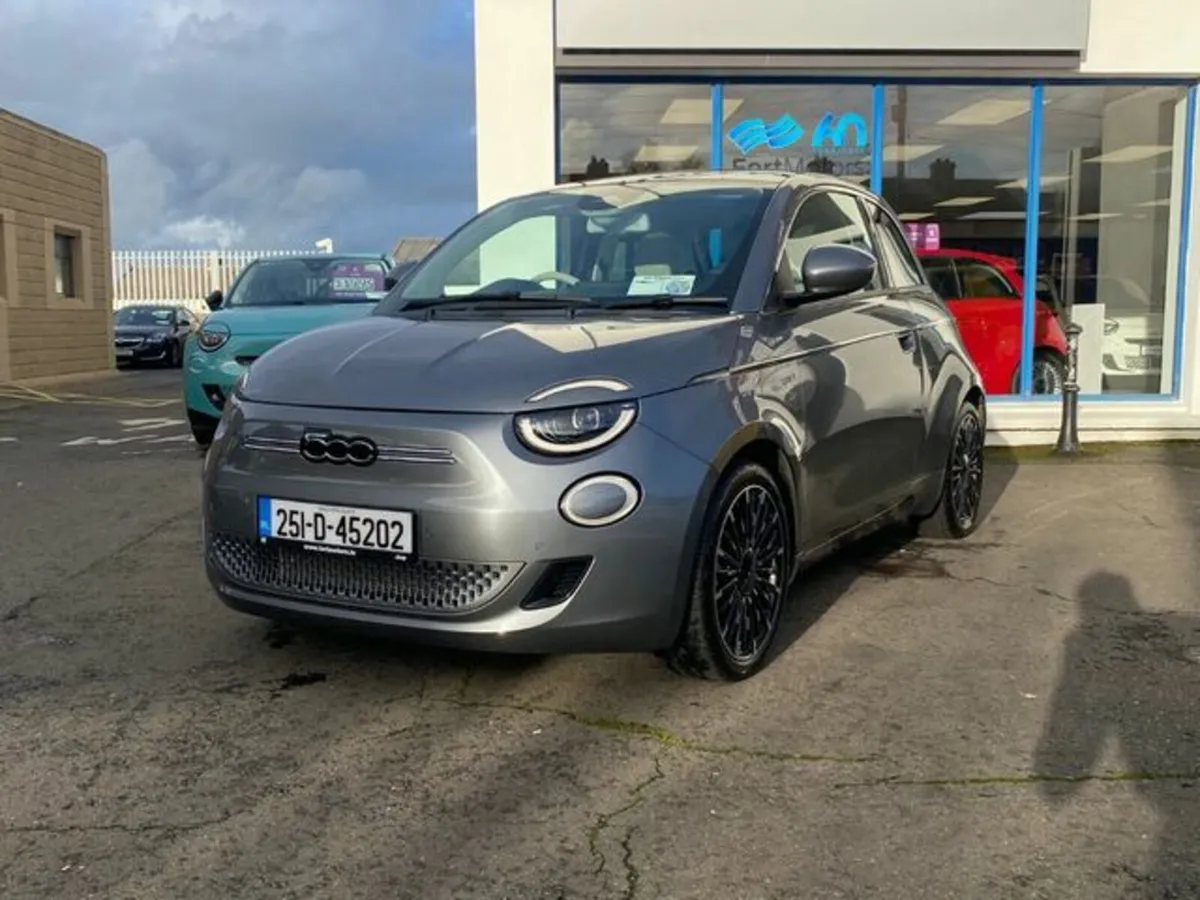 Fiat 500e LA Prima 42KWH 3DR Auto - Image 1