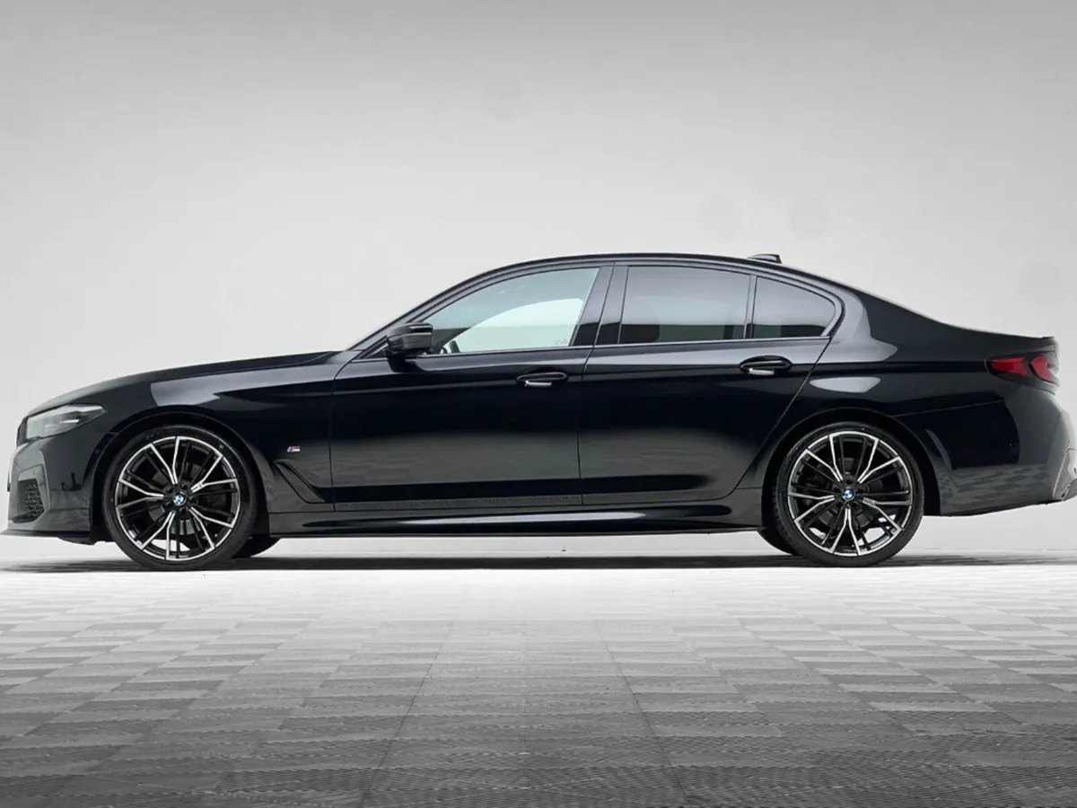 BMW 5-Series 520D M SPORT - Image 4