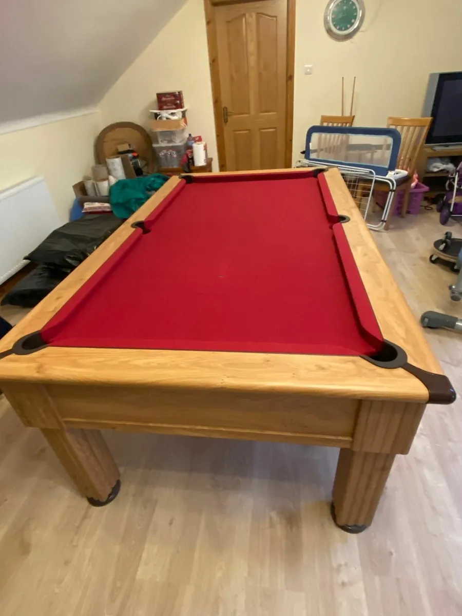Pool table - Image 1