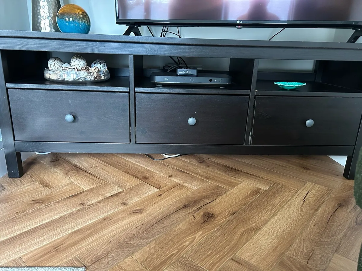 Television unit - Image 1