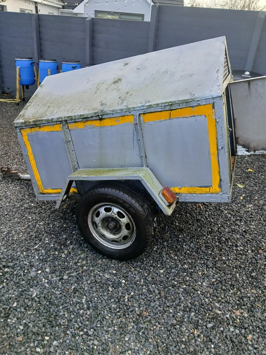 Dog trailer / box - Image 1