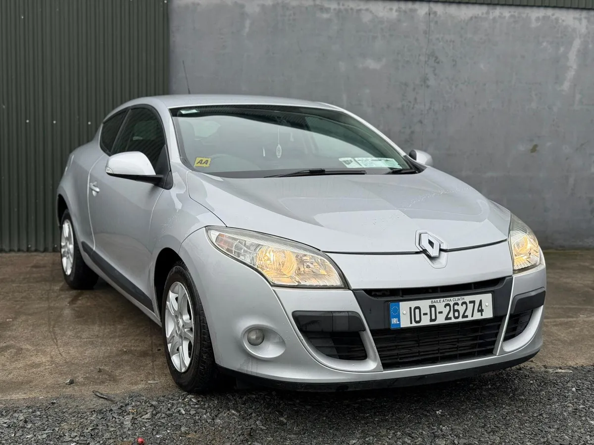 2010 Renault Megane Low Miles - Image 2