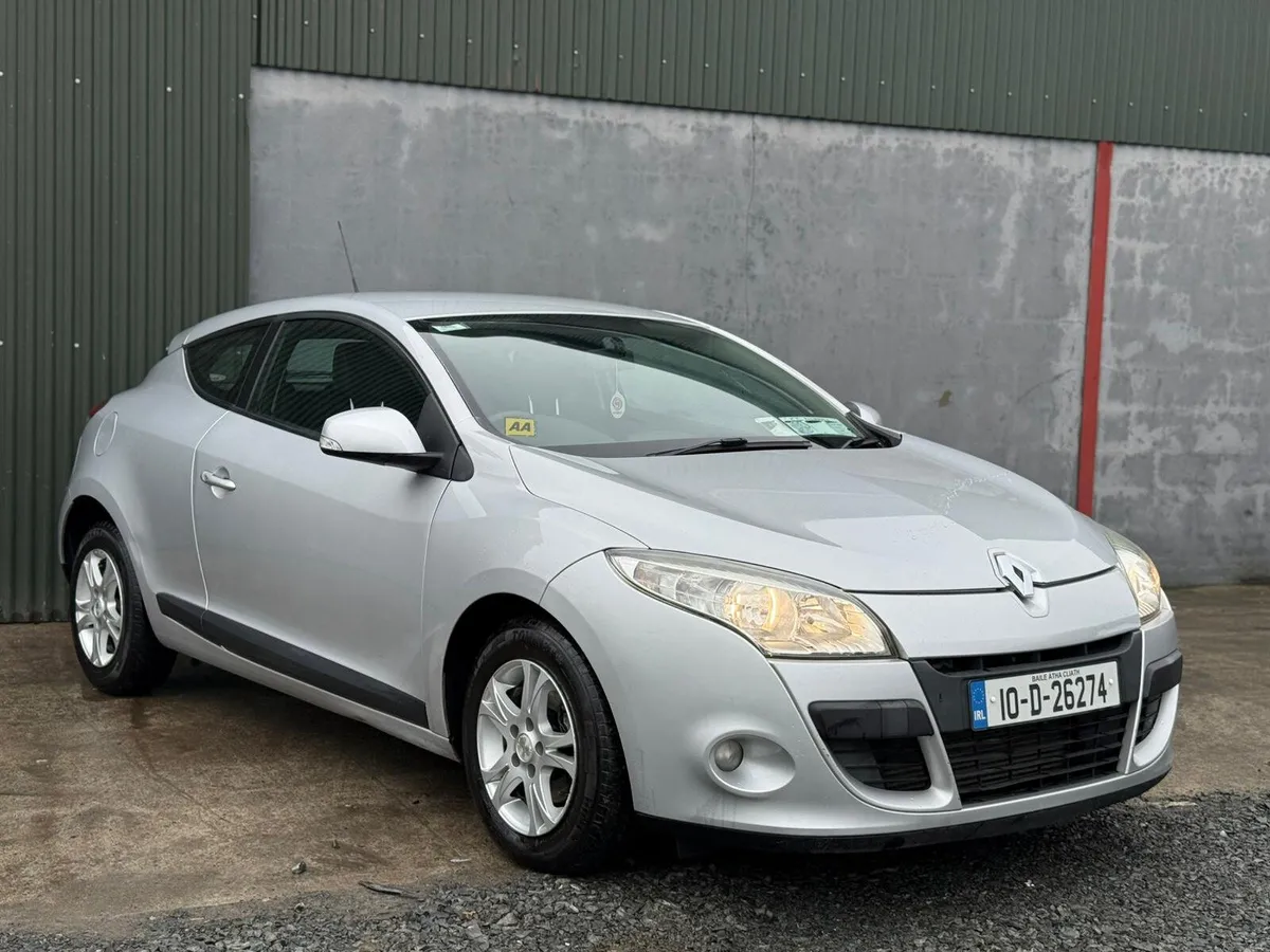 2010 Renault Megane Low Miles - Image 1