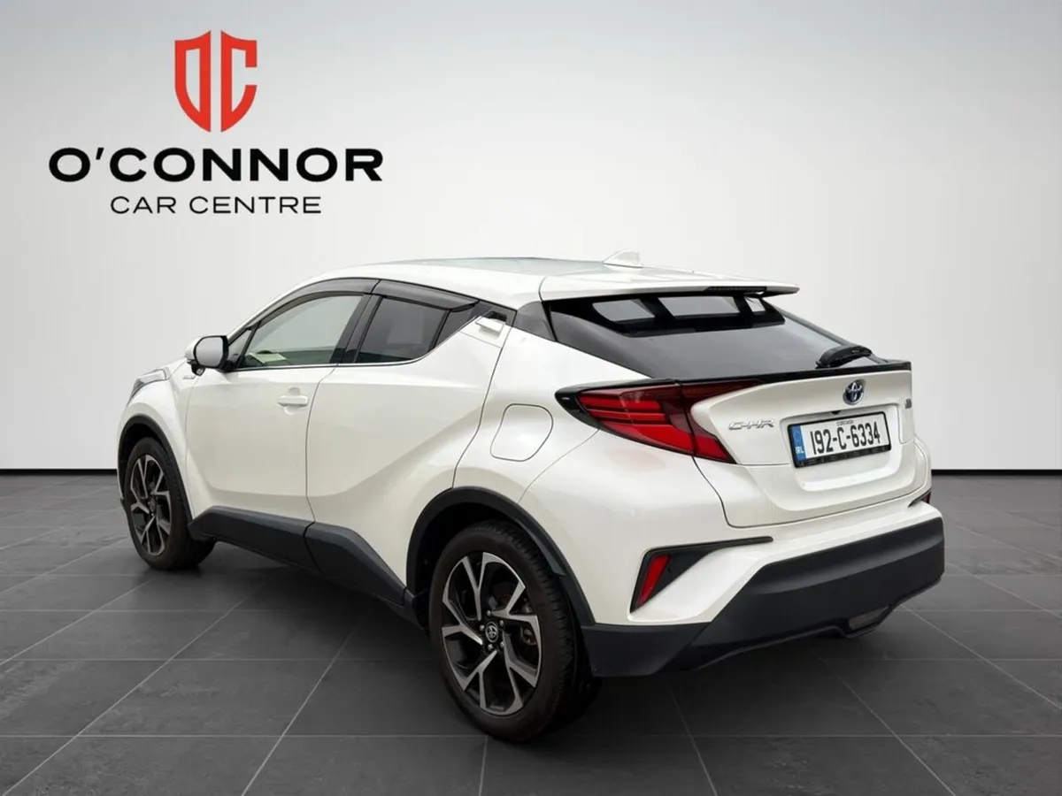 Toyota C-HR 🚗 “Half-leather interior, full-time h - Image 3