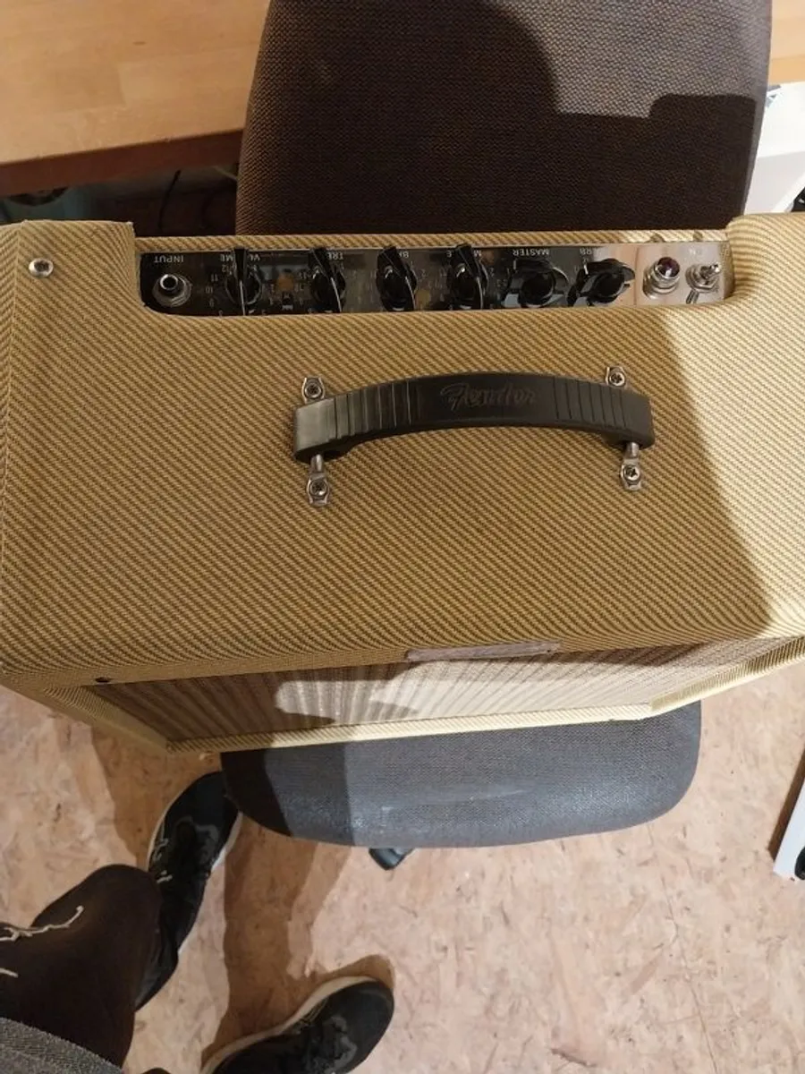 Fender Blues Junior 3 - Image 3