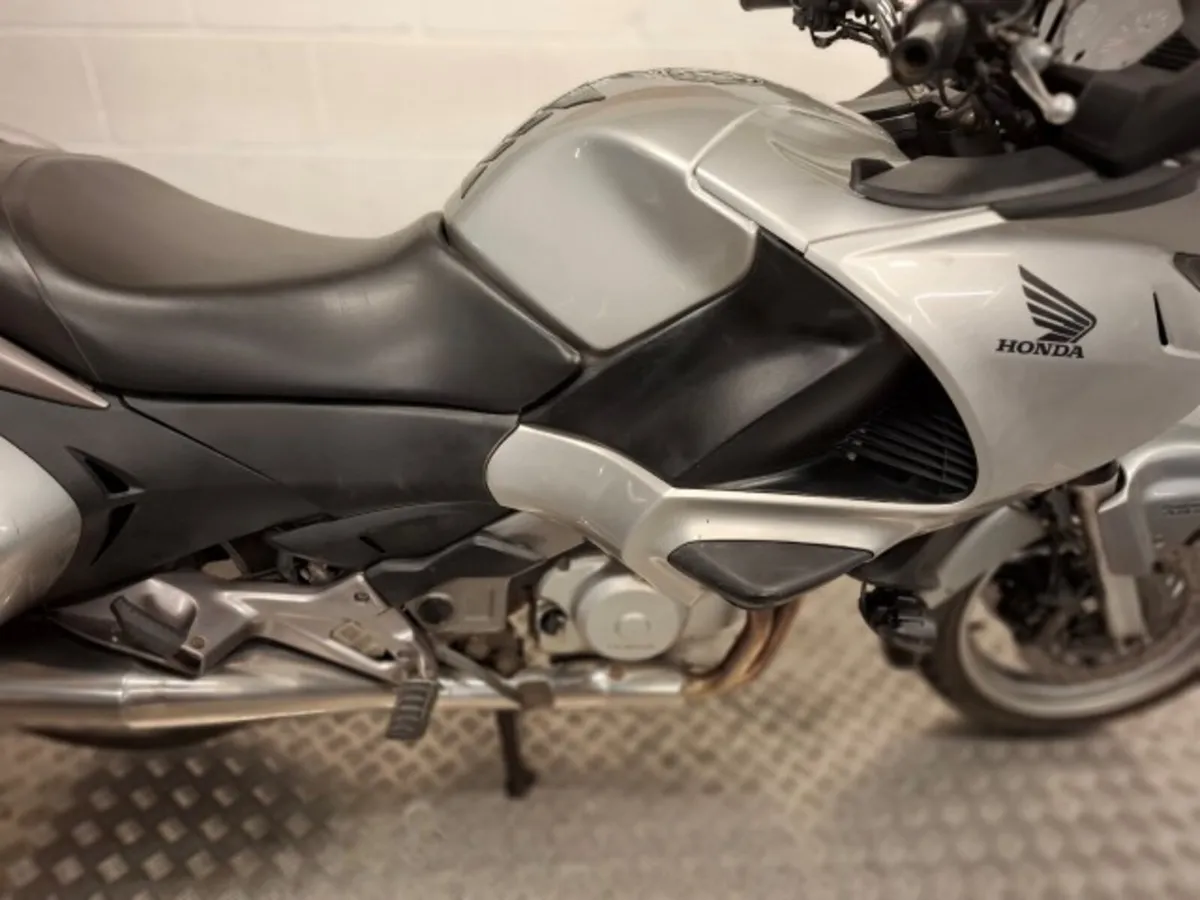 Honda Deauville 700 2011 - Image 4