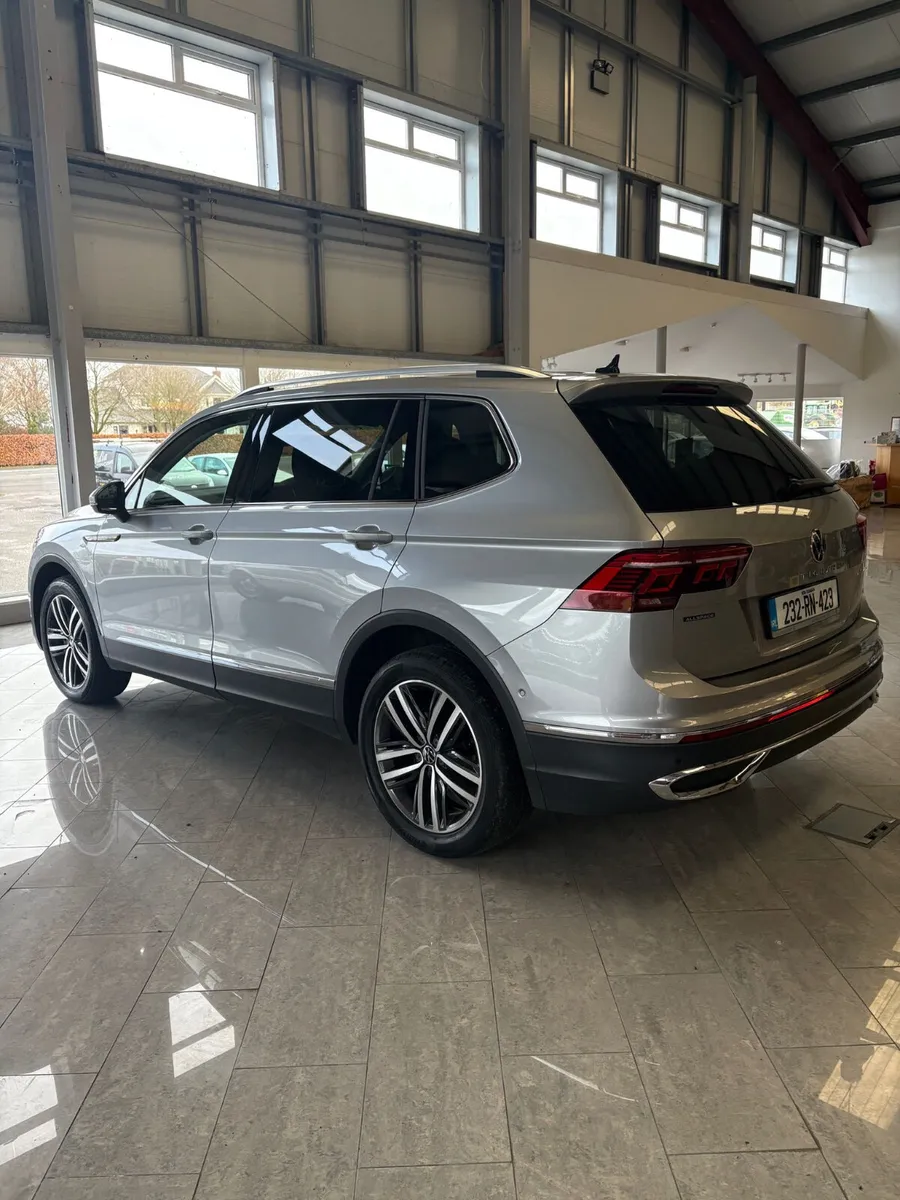 Volkswagen Tiguan 2023 - Image 2