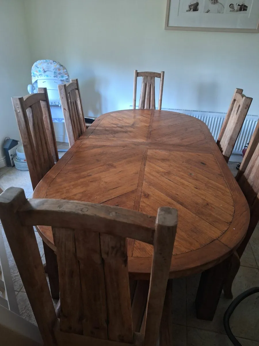 Table chairs & matching  home bar - Image 4