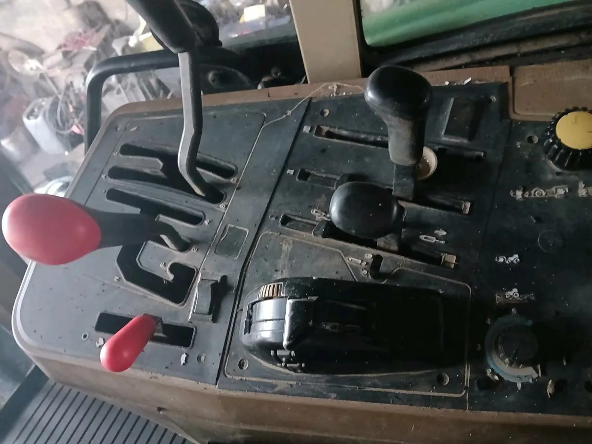 Tractor  No vat - Image 3