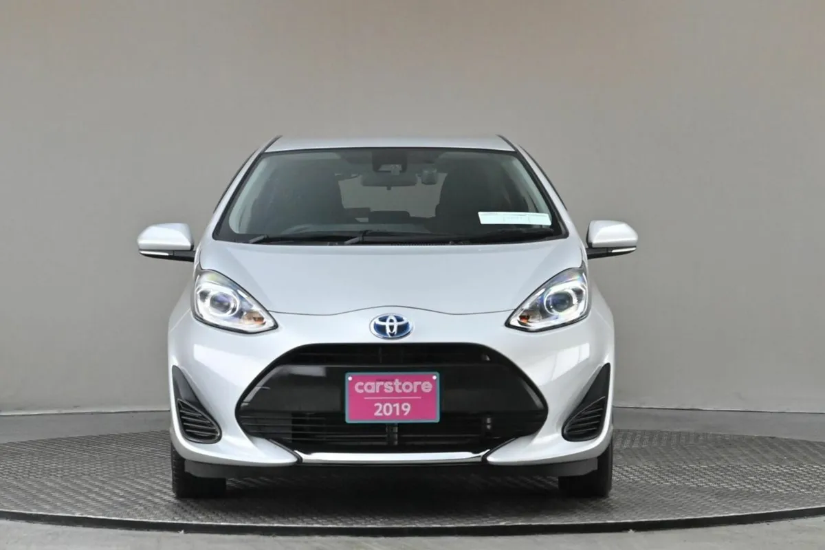 Toyota Aqua 1.5 VVT-i HYBRID **REVERSE CAM**PARK S - Image 2