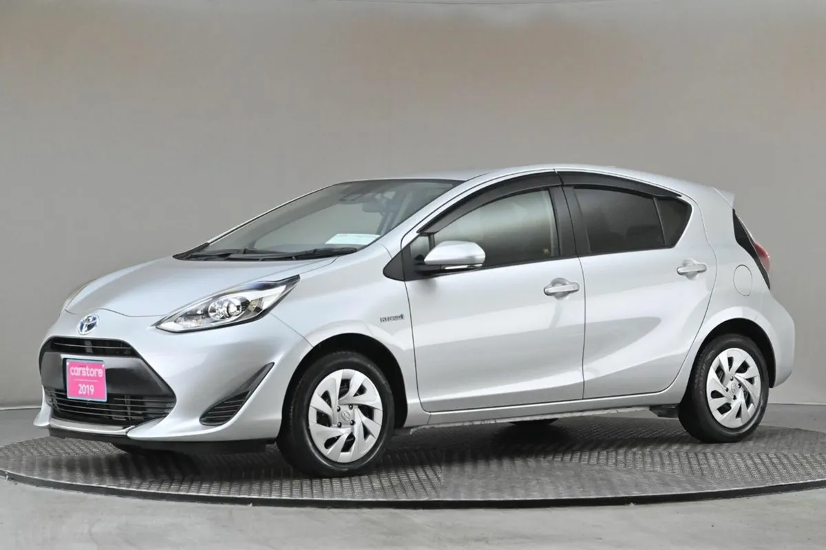 Toyota Aqua 1.5 VVT-i HYBRID **REVERSE CAM**PARK S - Image 4