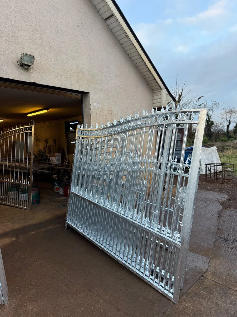 Last few gates for clearance sale - Image 1