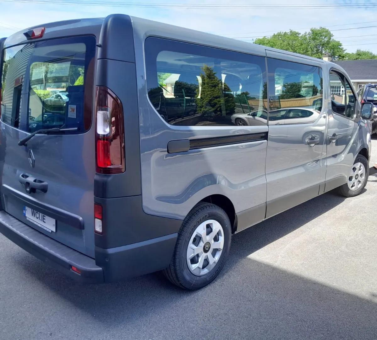 Renault Trafic Wheelchair Taxi - Image 3