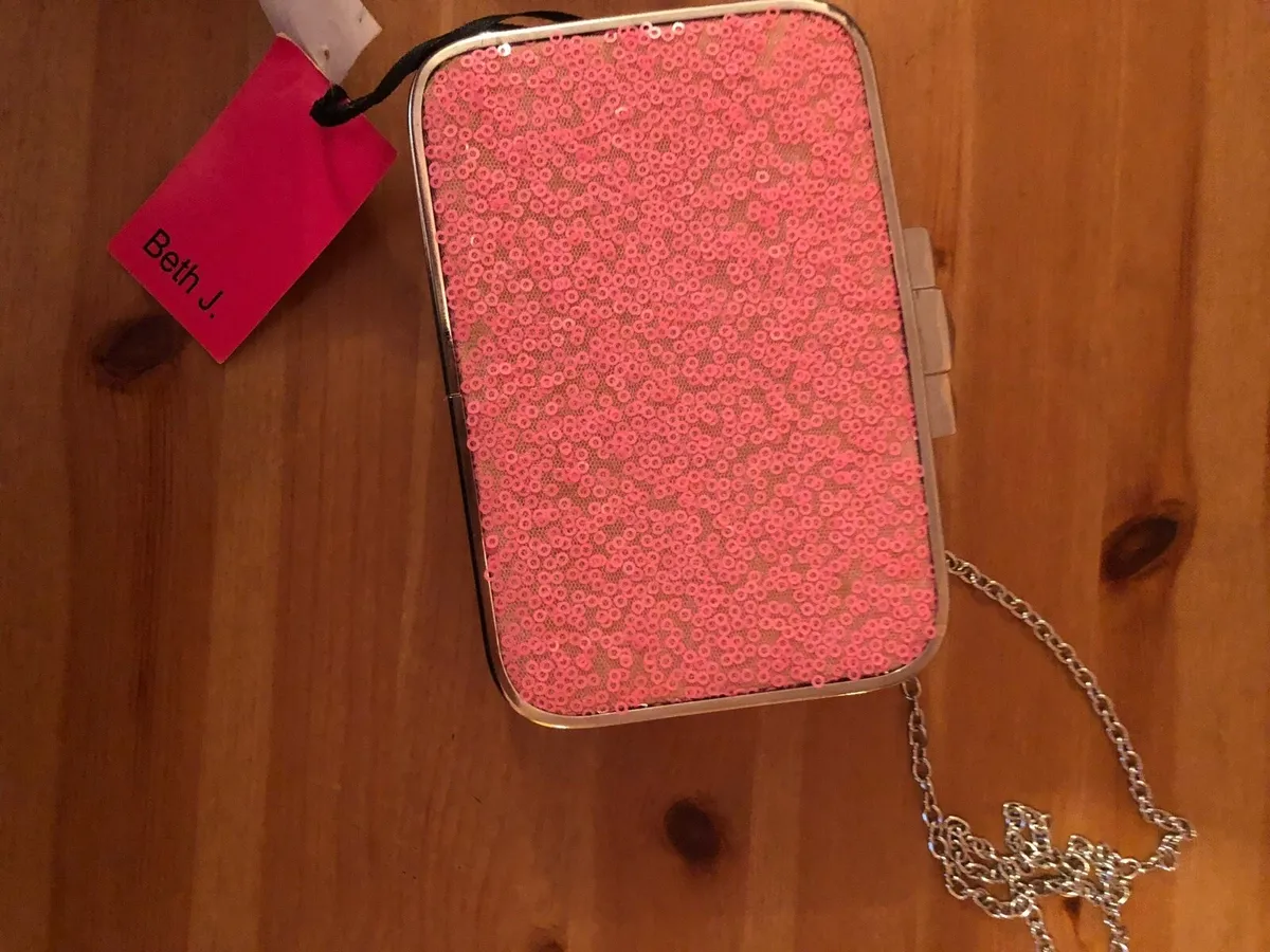 Clothes bags two euro each - Image 2