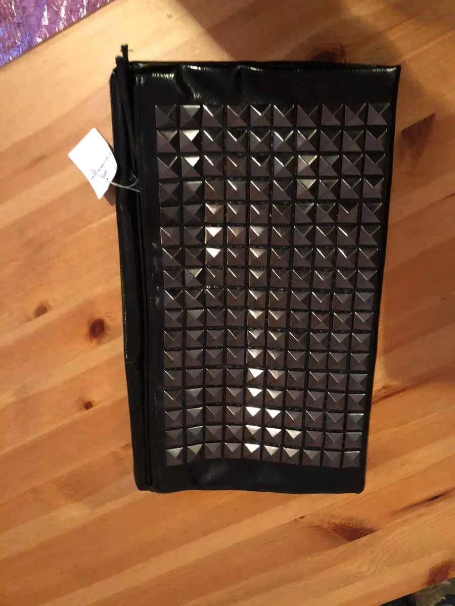 Clothes bags two euro each - Image 3