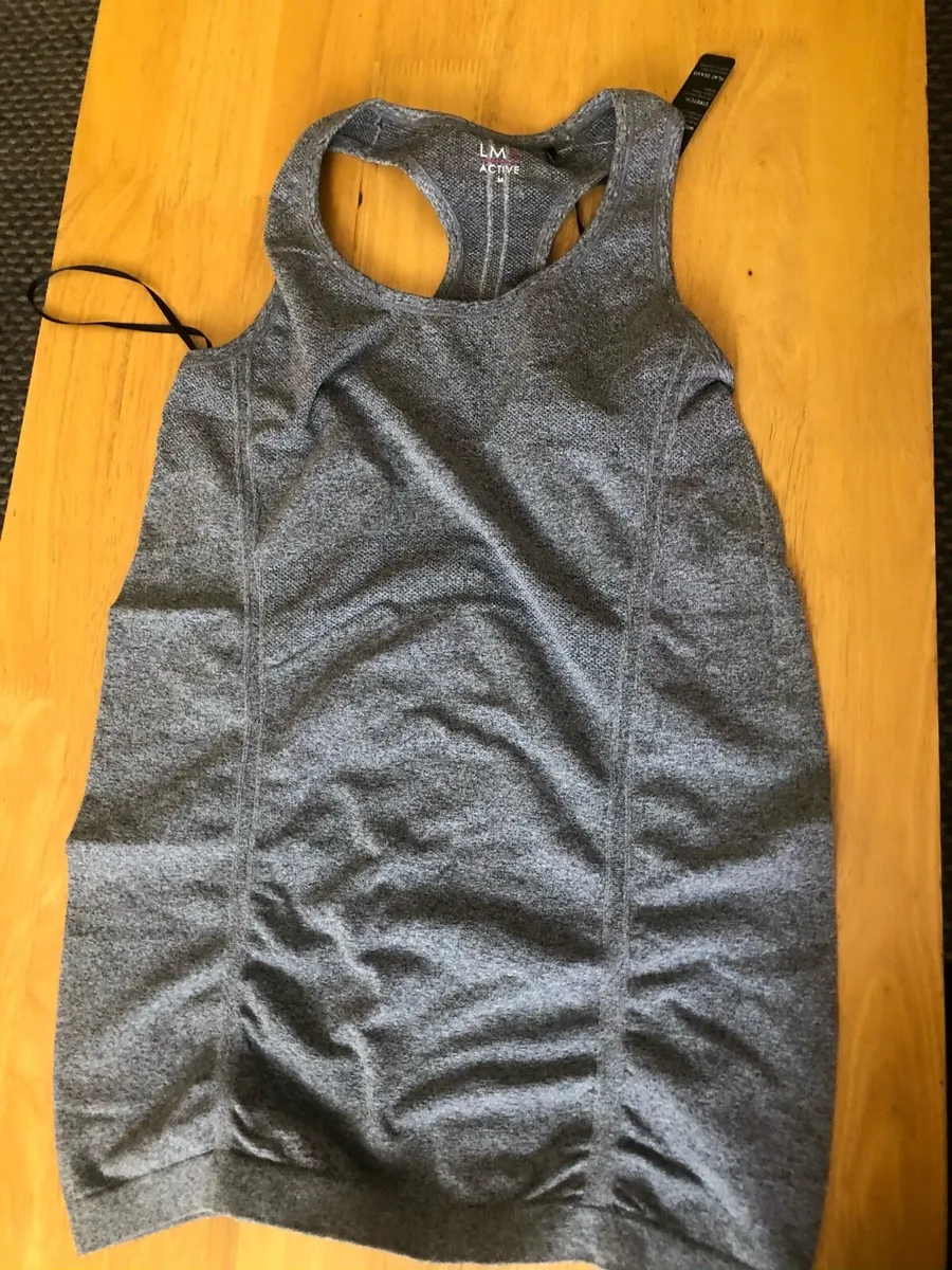 Clothes bags two euro each - Image 4