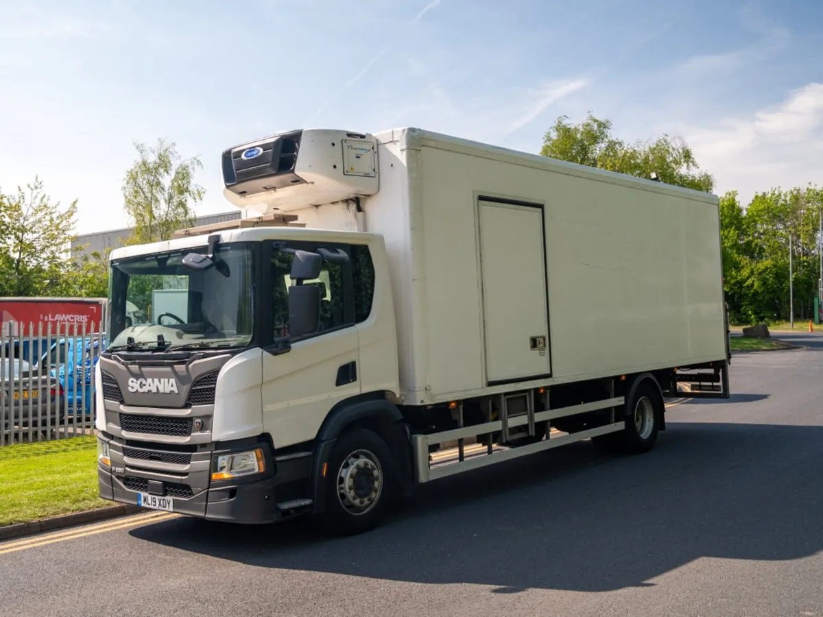 2019 (19) SCANIA P250 TWIN EVAP 18 TONNE 4X2 - Image 3