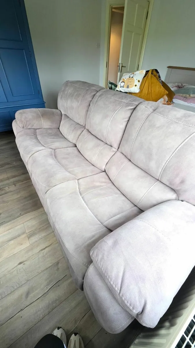 Suite of furniture  3seater and a2 seater - Image 1