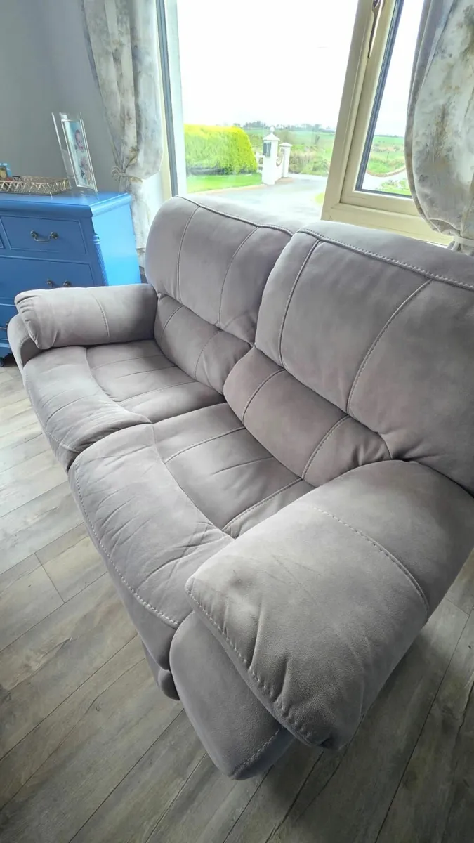 Suite of furniture  3seater and a2 seater - Image 2