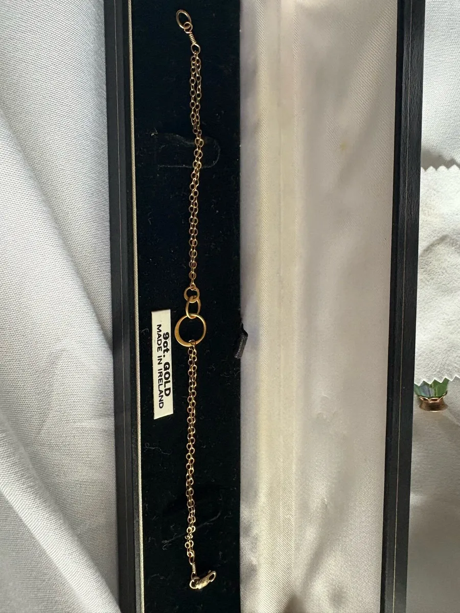 9ct gold bracelet - Image 1