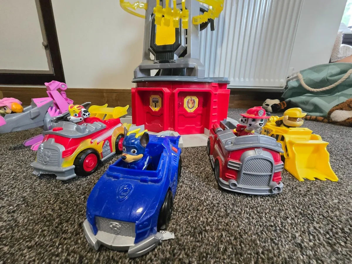 Paw Patrol Mighty Pups Tower and Figures - Image 2