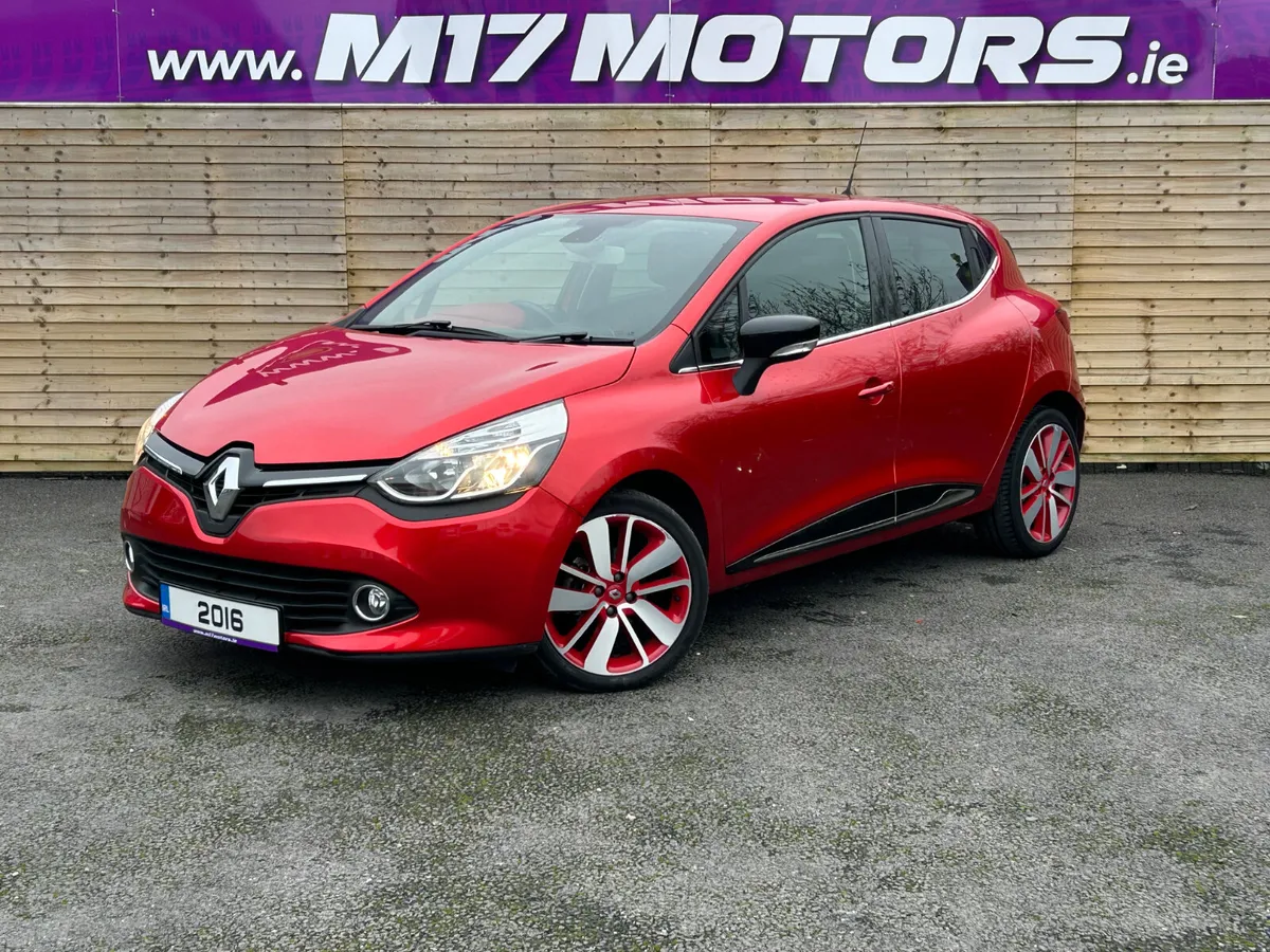 RENAULT CLIO! VERY LOW KMS - Image 1