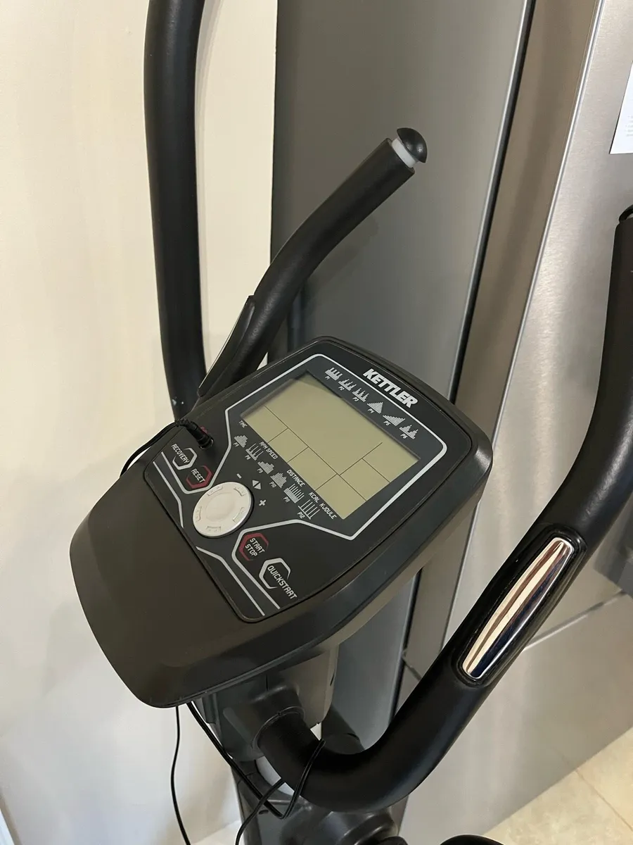 Cross trainer. High quality plug in model - Image 4