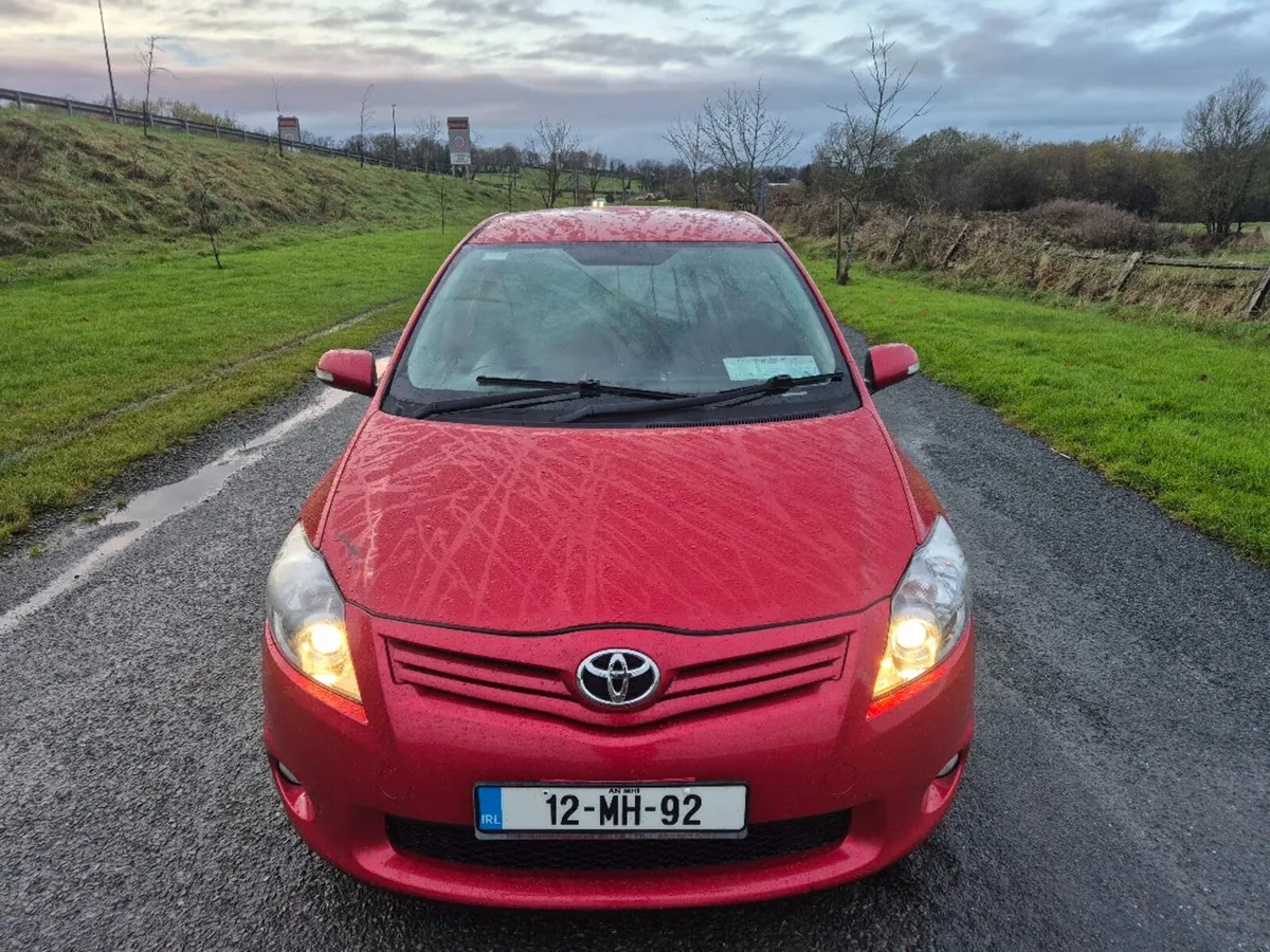 Toyota Auris 1.4 D-4D SPORT 5DR - Image 2