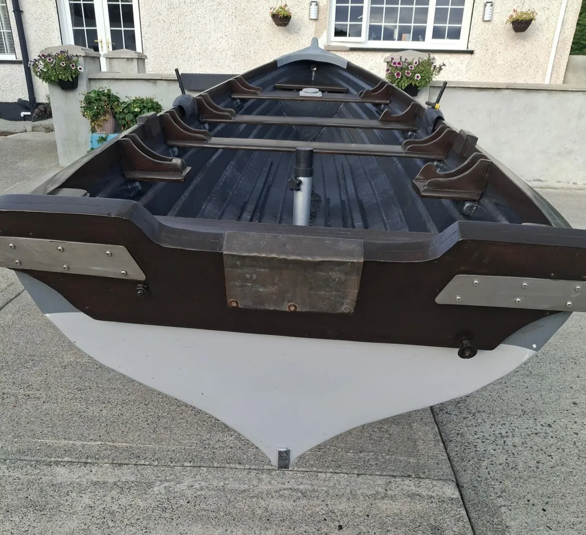 BOAT AND ENGINE - Image 4