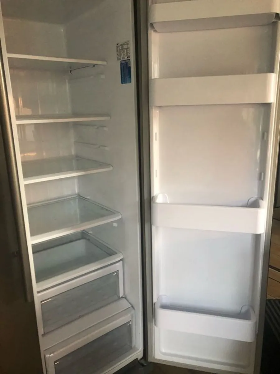 samsung American style fridge freezer - Image 4