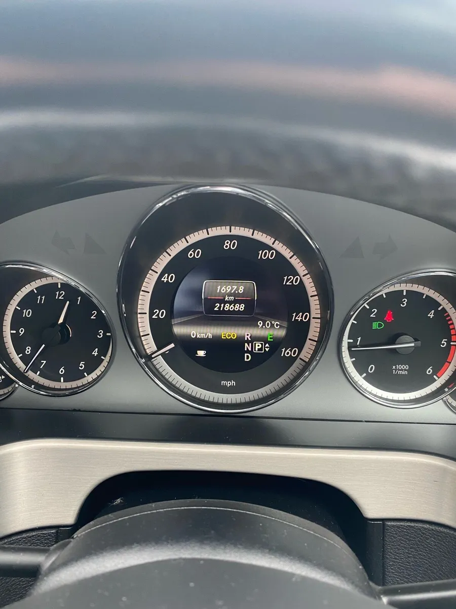 Mercedes E250 AMG - Image 4