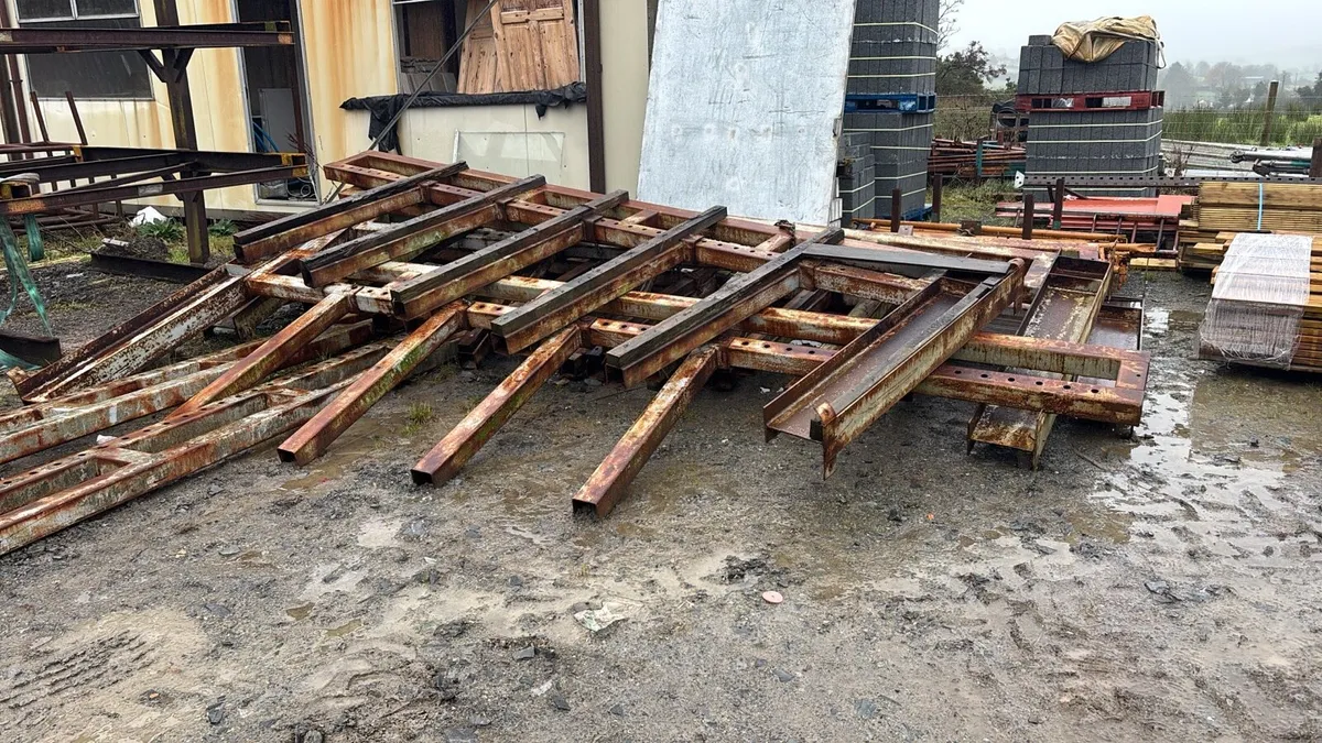 Cantilever steel/timber yard racking big quantity - Image 1