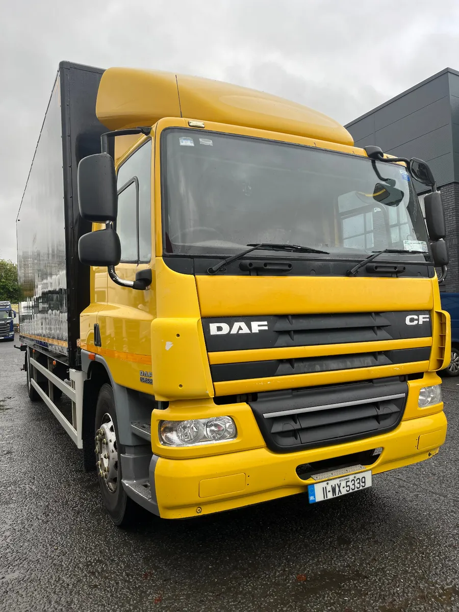 2011 DAF CF65 250HP. 26ft box body. Ref No: 2566 - Image 1