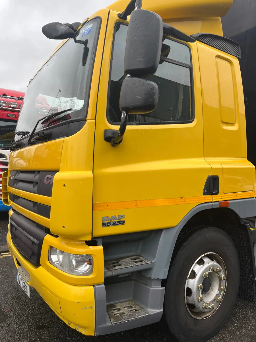 2011 DAF CF65 250HP. 26ft box body. Ref No: 2566 - Image 2