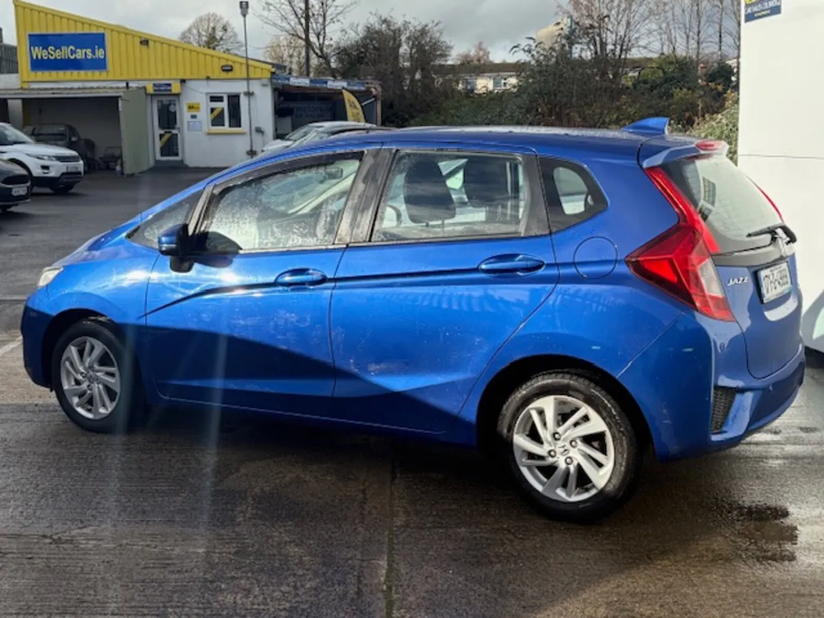 Honda Jazz 2017 AUTOMATIC - Image 3