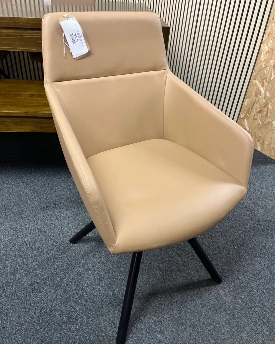 LARGE SOLID WOOD  DINING TABLE- BENCH & 4 CHAIRS - Image 4