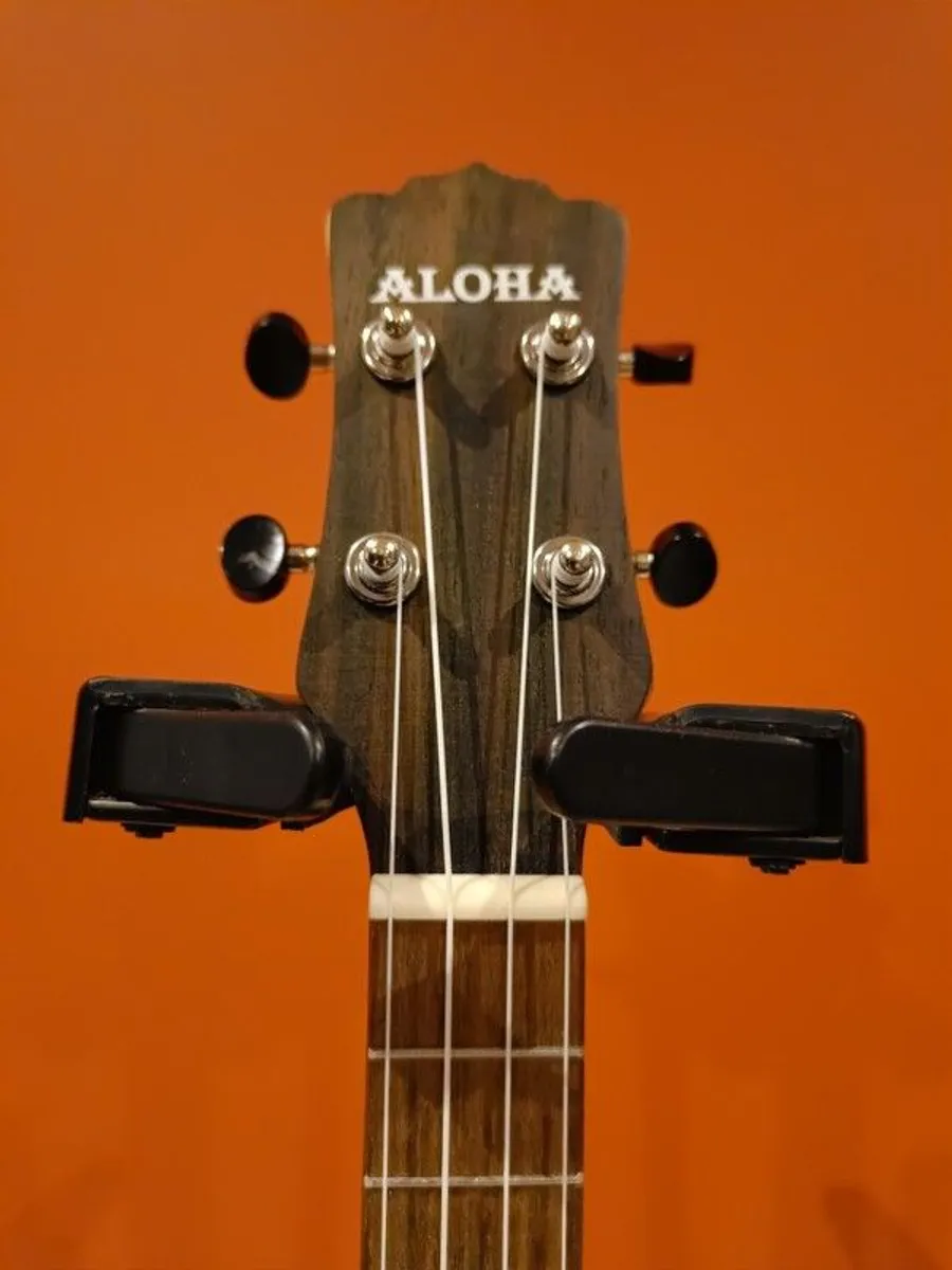 ukulele Tenor, 26 inches. Brand new comes with bag and ukulele strap or full bundle of accessories for 75euro - Image 3