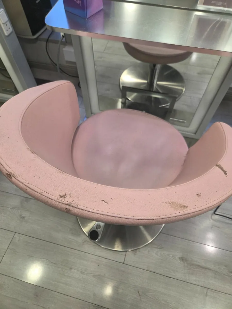 Salon chairs - Image 4